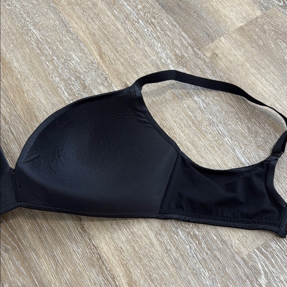 Victoria's Secret Size 36DD Black Bra Seamless Adjustable - Picture 8 of 9